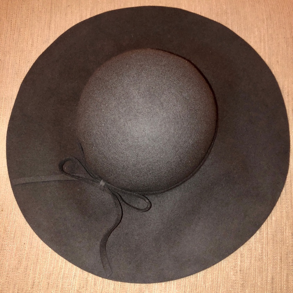 NWOT D&Y Gray Wool Floppy Hat